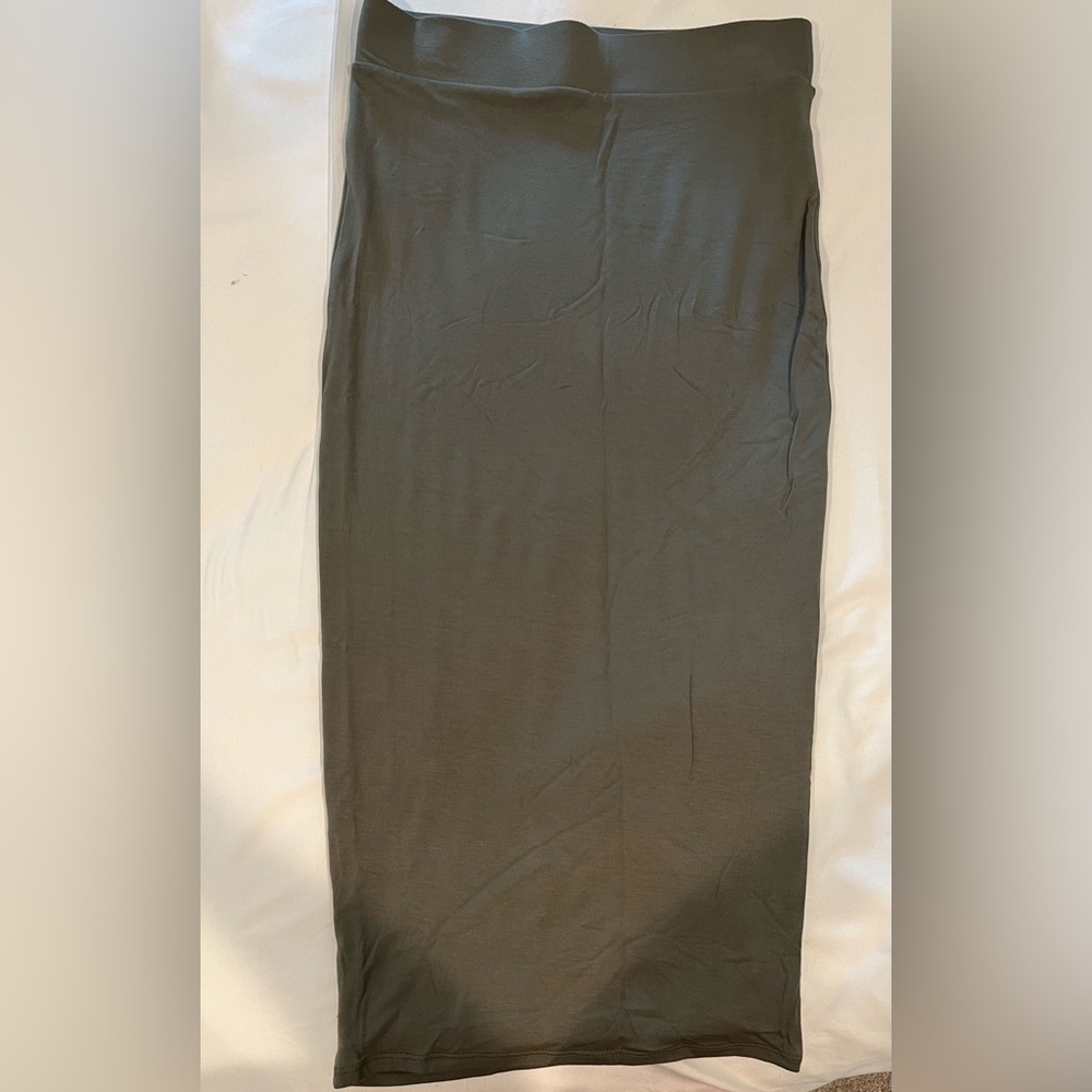 Bar III spandex midi skirt